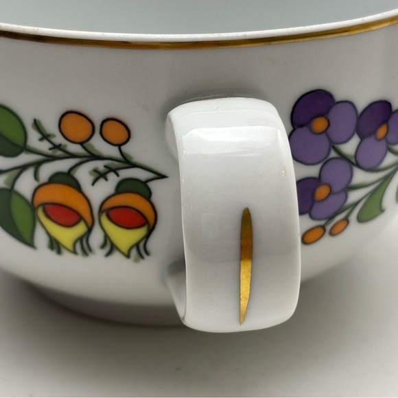 Vintage Kalocsa handpainted porcelain coffee / tea cup with retro floral design - Picture 5 of 10